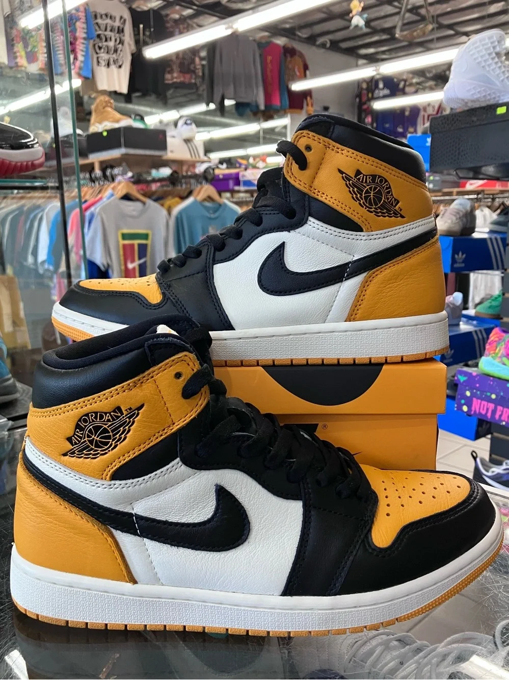 Air Jordan 1 Retro High Taxi Size 9